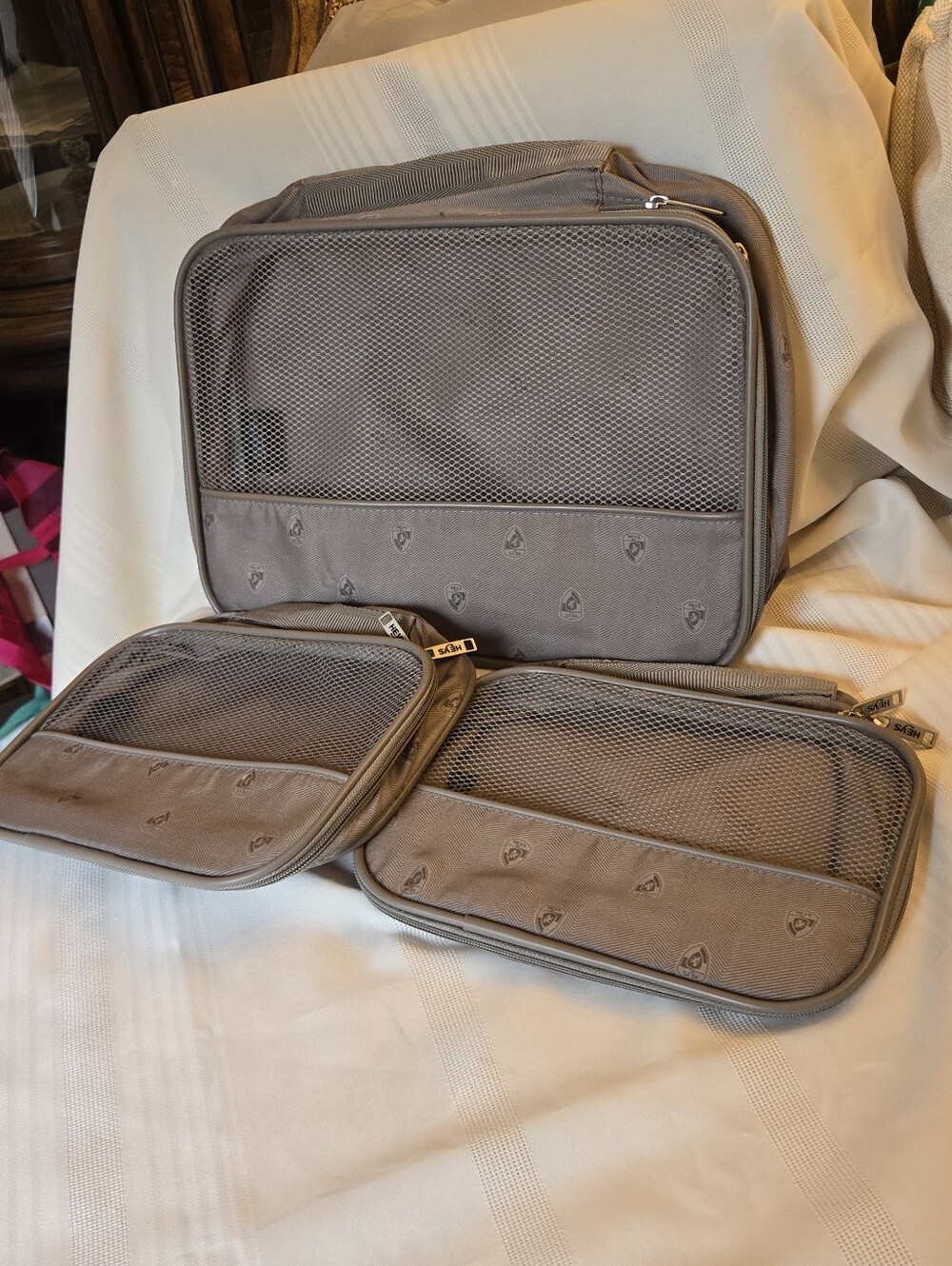 Like New Heys 3 Piece Travel Cube Set